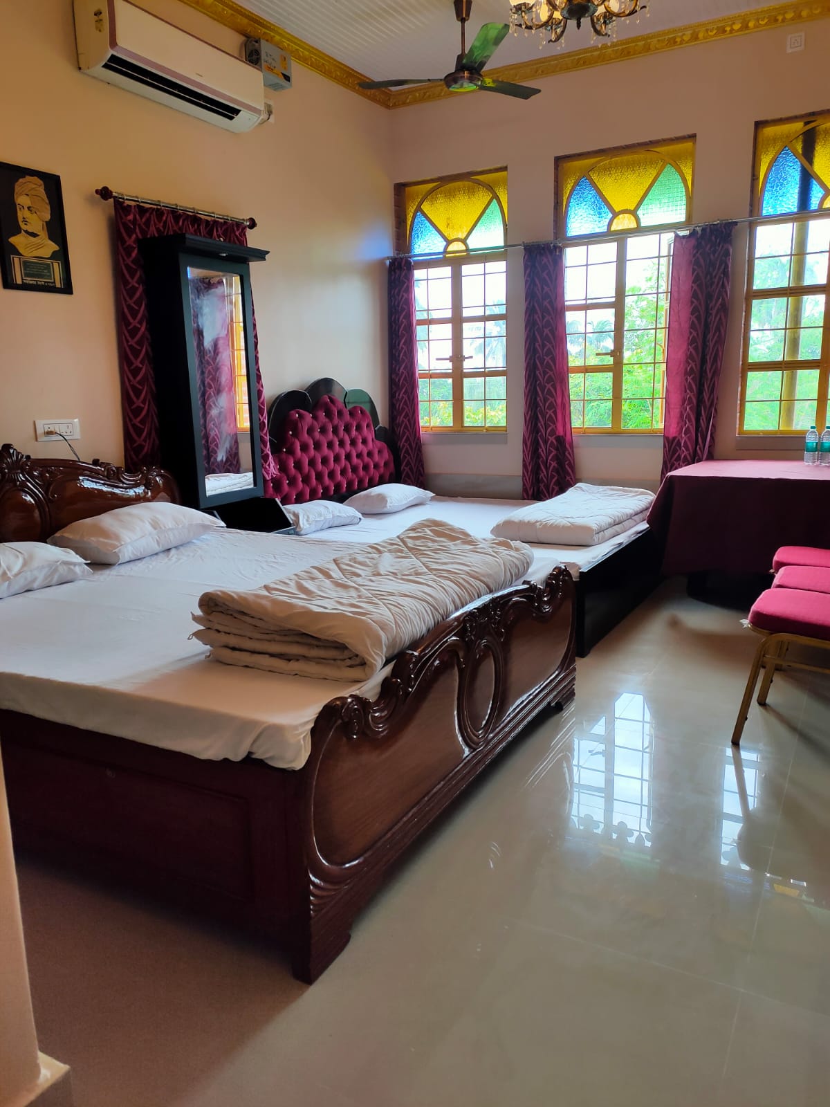 Room Gallery Image 3